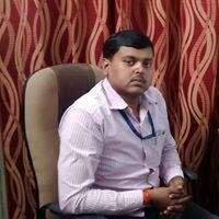 पहले मैं होशियार था,
इसलिए दुनिया बदलने चला था,
आज मैं समझदार हूँ,
इसलिए खुद को बदल रहा हूँ।।
बैठ जाता हूं मिट्टी पे अक्सर...
क्योंकि मुझे अपनी औकात अच्छी लगती