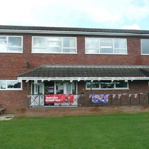Community Sports Bar in the village of Saxilby, 6 miles west of Lincoln. Real ales, live sports, function room. Family friendly environment. Tel 01522 702110.