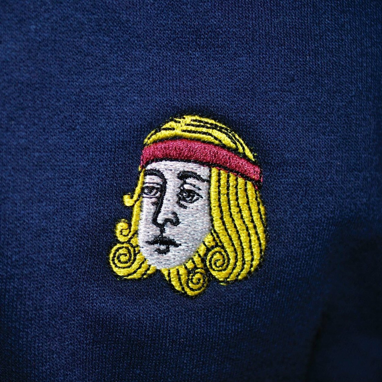 Des textiles de qualitƩ sur lesquels on peut renverser de la kro et du Dom PƩ. Nouvelle collection d'ici 2 semaines.