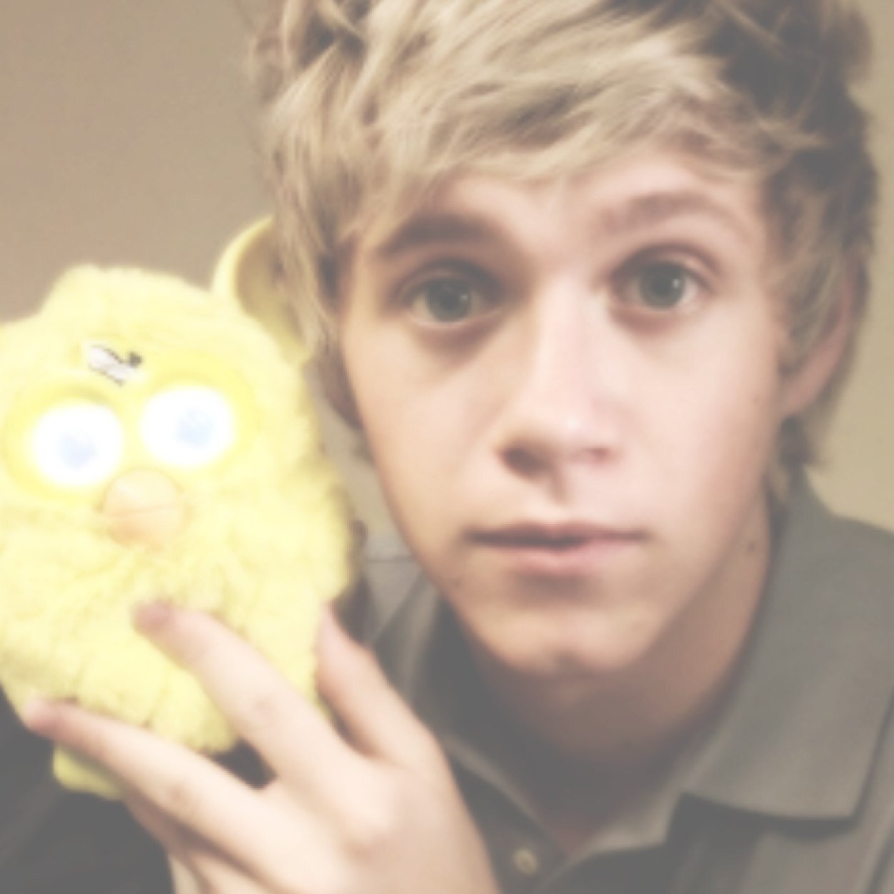 FREE FOLLOW!! Don't follow me here, follow @niallhorangasm

ASK FOR A FOLLOW BACK!! ILYSM!