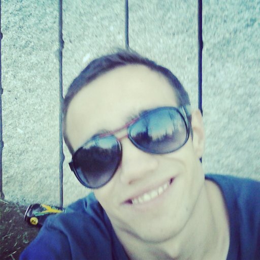 estudiante, amante del deporte y de la musica