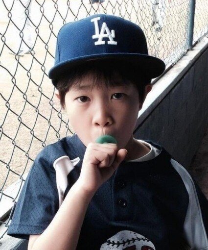 ★ 실제 김성주님께 허락받은 김민국 '공식원조봇 ★ 
실제 민국이 대신 팬서비스하는 Bot입니다 | SINCE 13.07.13 | 중복 X | 경제야 놀자, 일밤(친친) 출연