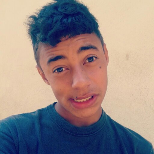 Hooje e um novo Dia , pois use bem ningueem sabe o Dia do Amanha ' :)