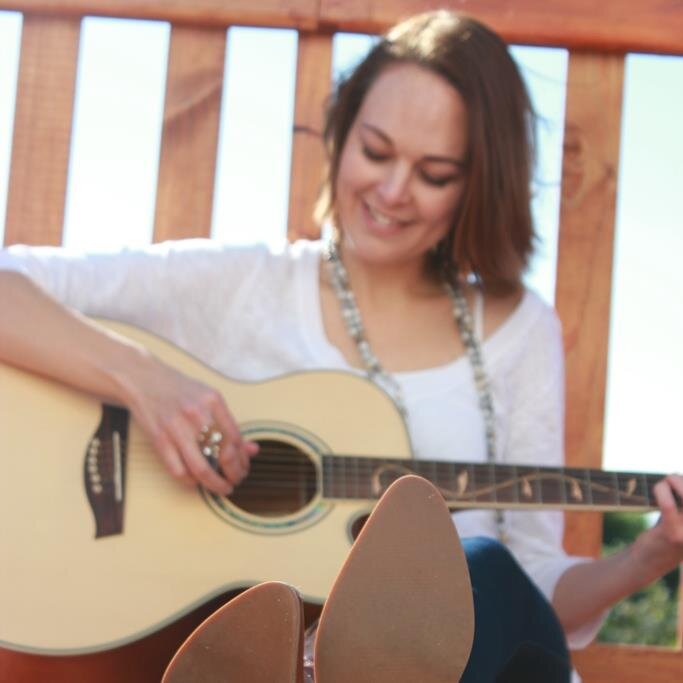 In love with life and all the beauty it holds! Love love luuuuuuuuv music and learning to play guitar - it's always been a dream of mine.