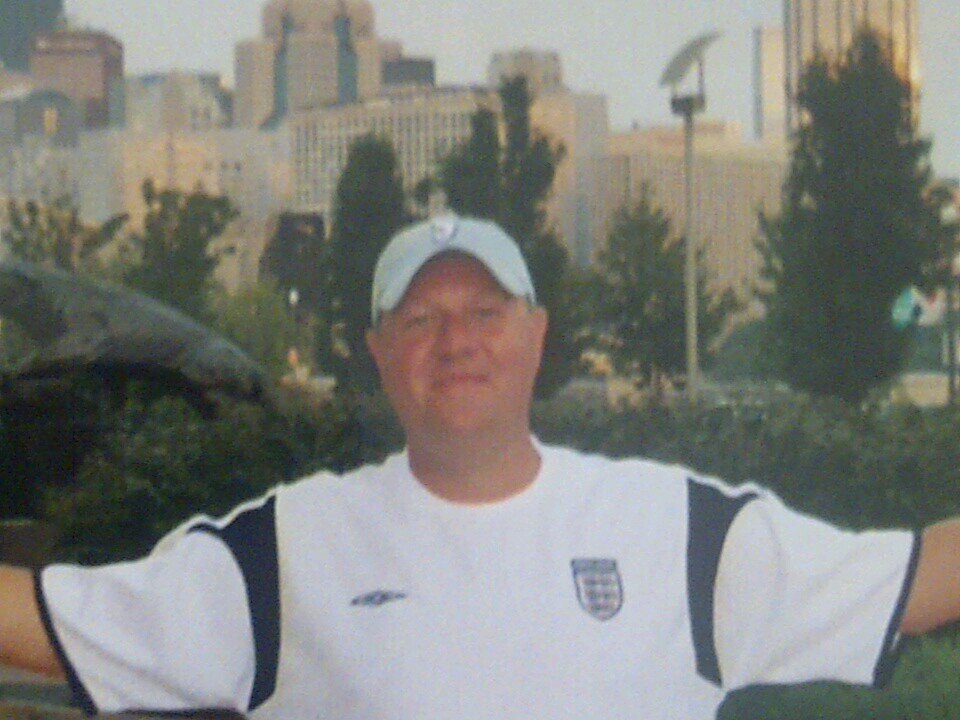 UEFA B Licence Coach / Leeds Utd Fan / Ex 18-30 Rep (retired) Father to Nicole / Married to Deborah ( Liverpool fan)