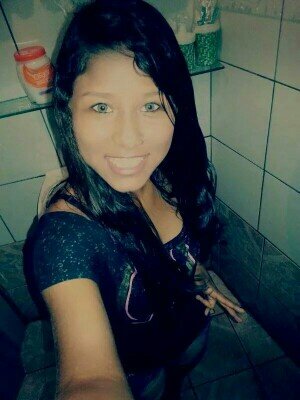 # “Ser feliz não é ter uma vida perfeita, mas deixar de ser vítima dos problemas e se tornar o autor da própria história.”