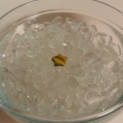 運がよくなるひとりごとをつぶやいています。
ちなみに、画像は金運発生装置です！