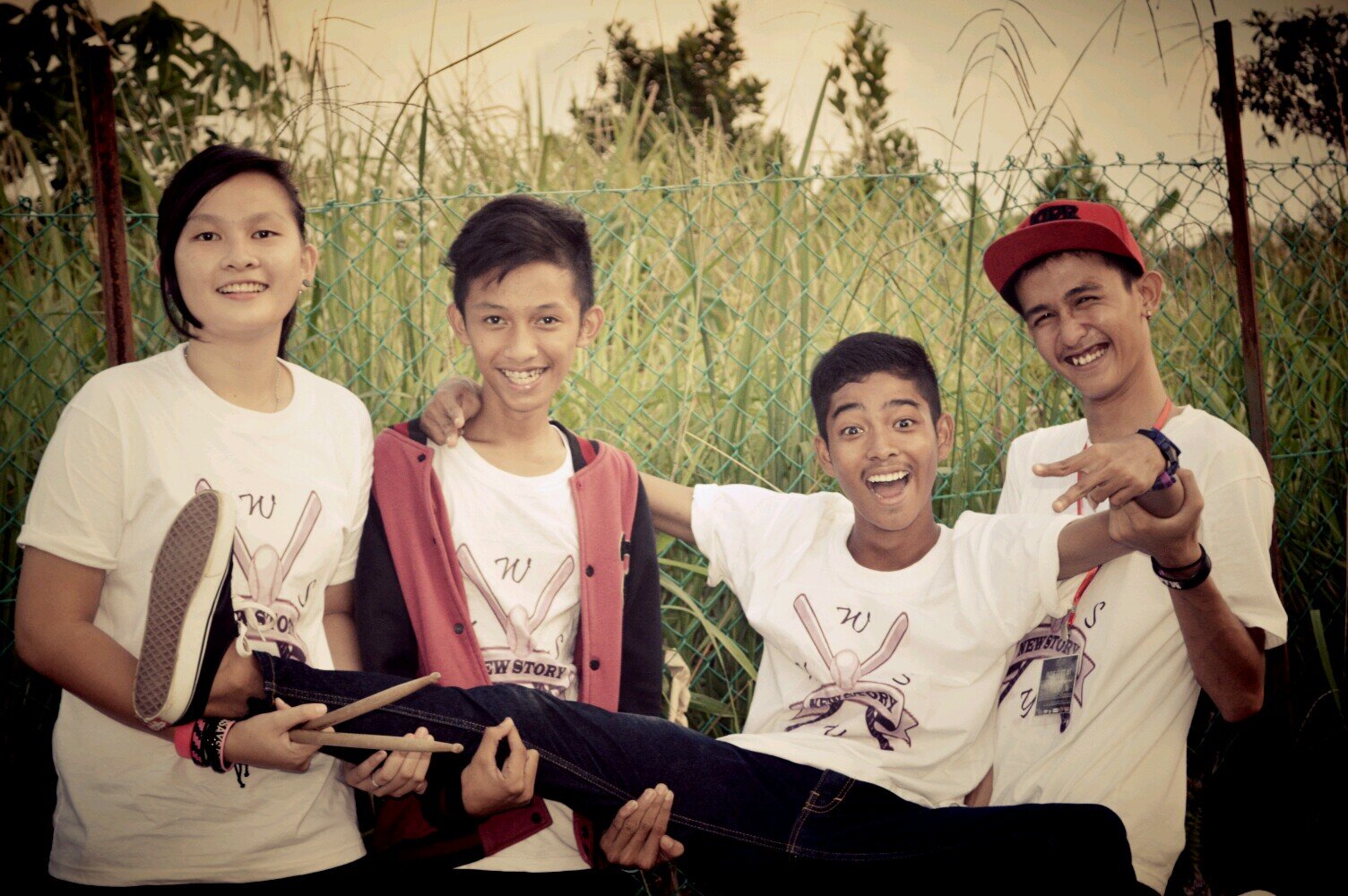 POPPUNK | member : @adamfirman_ @gilang_Npom @ebycstr @arif_sabastian  boking contact : LINE : EBYTCH | supported by @BIMCORP