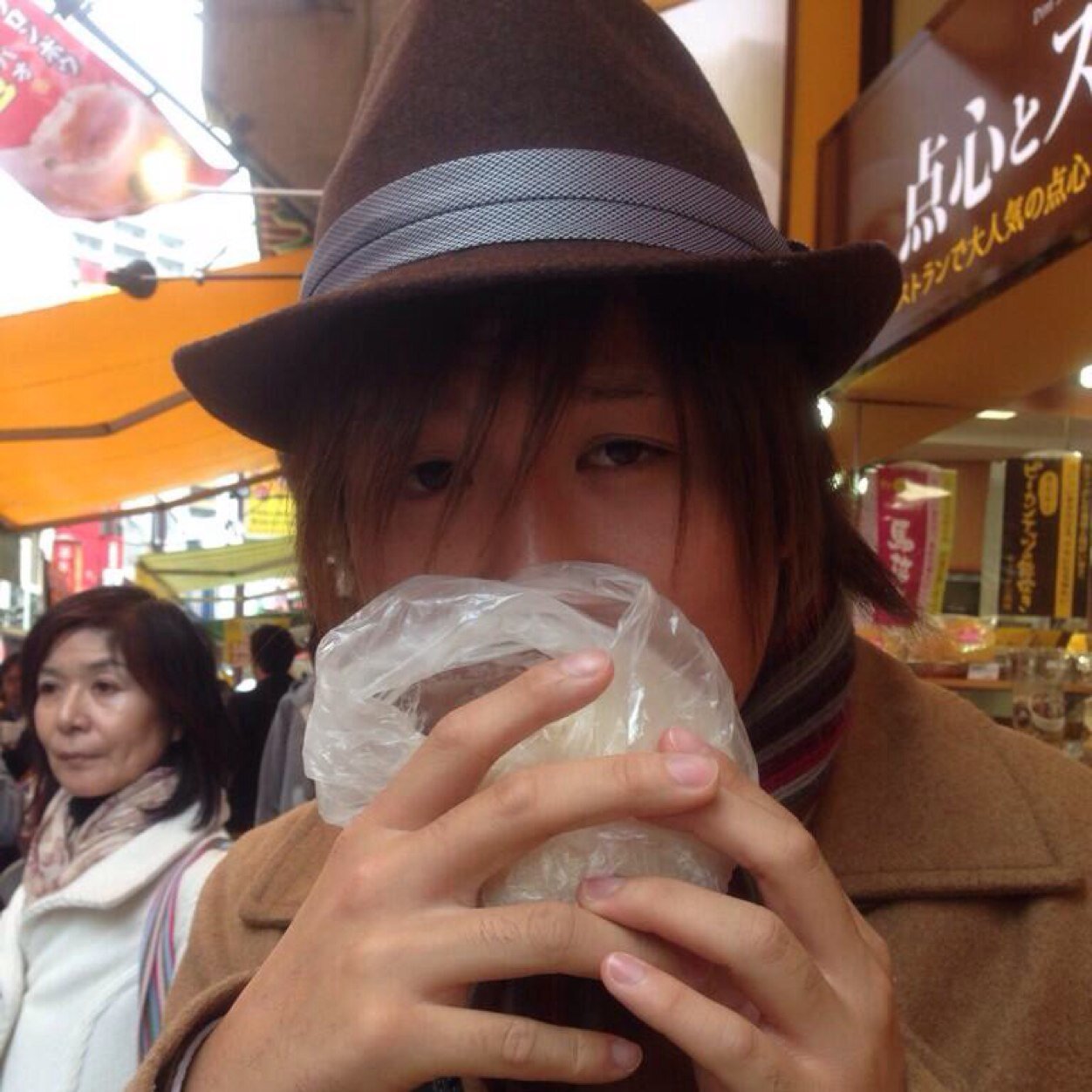 chilchil1994's profile picture. ミスチル専用垢、チル友めちゃくちゃ増やしたい20歳の男です！！特に好きな曲はHEROとつよがりとか♪みなさんお願いします！！無言フォローすいません(ｰ ｰ;)