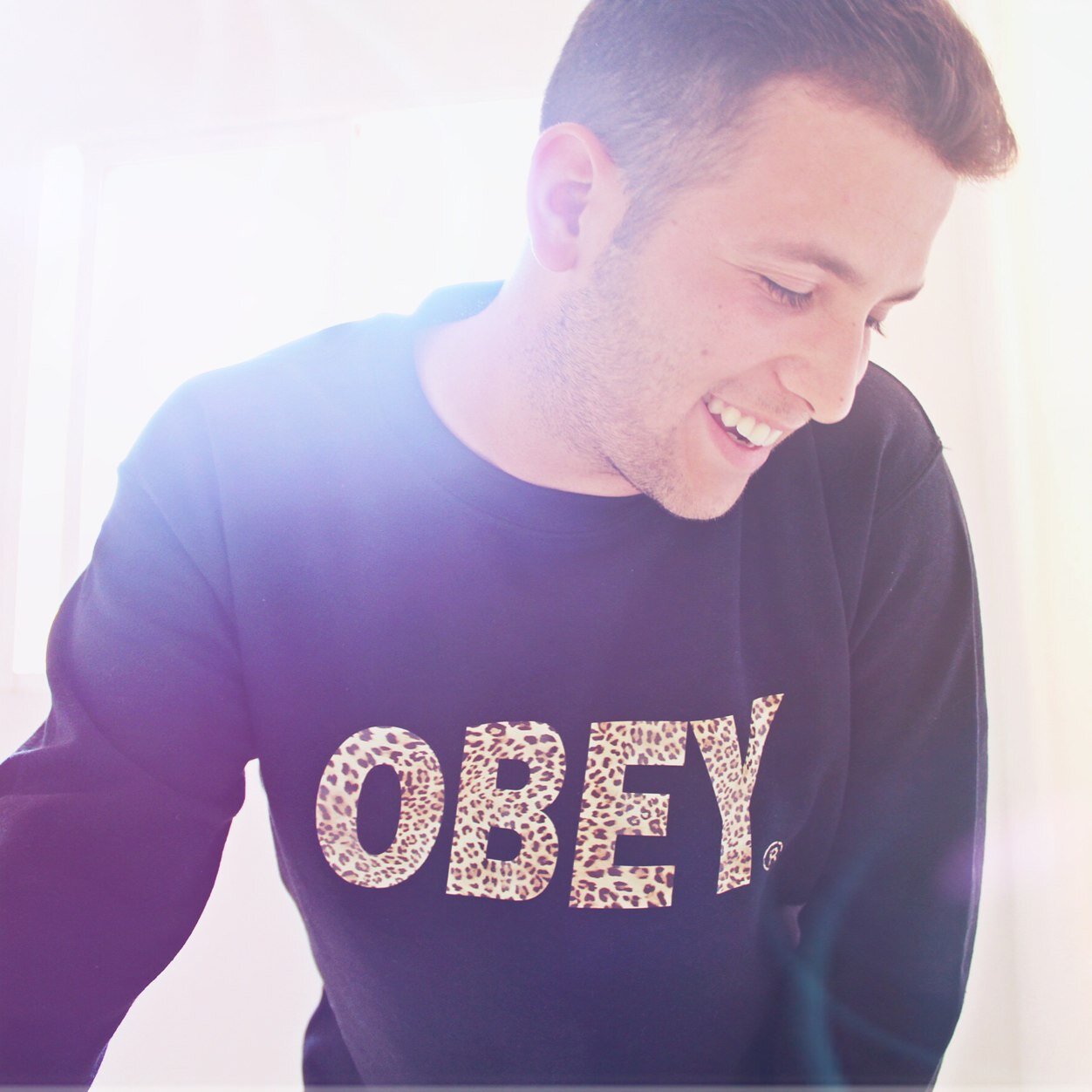 Sudaderas y Camisetas. Todas las marcas y colores. Obey, Hollister, Chanel, Dope, Vans, Supreme... ¡Informate por MD! Pedidos en menos de 24H