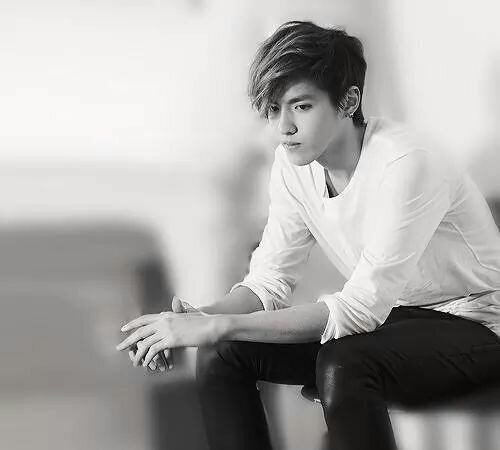 love EXO+shinee+bigbang+super junior+beast+snsd+cnblue+Mblaq and more kpop boyband (~_^)