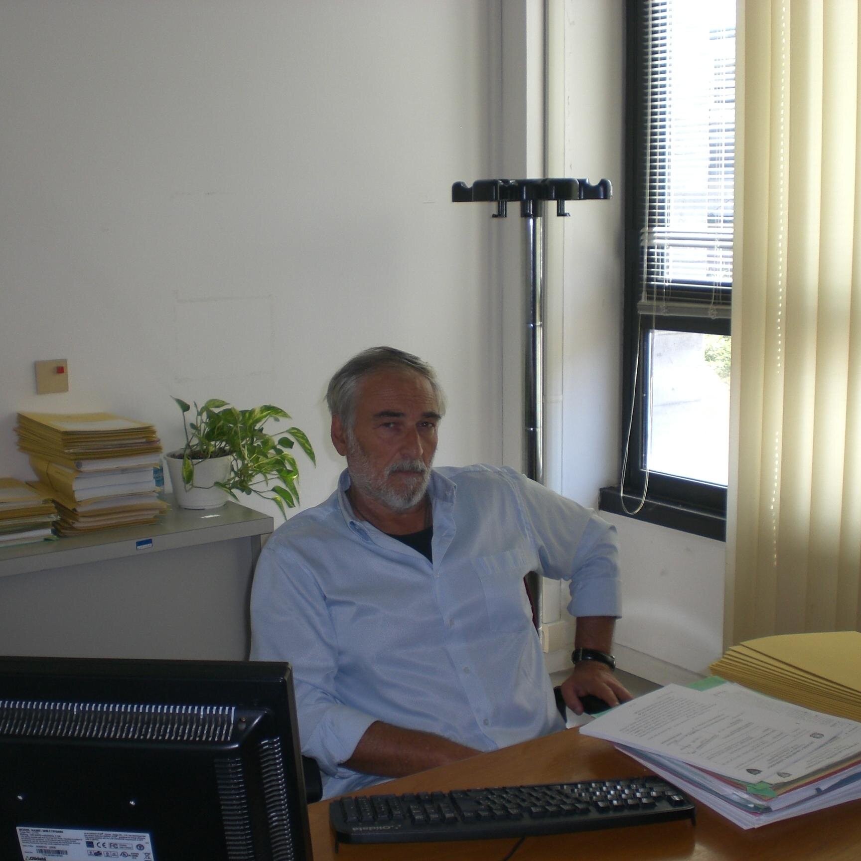 funzionario giudiziario - comunicatore web - procura della repubblica di lodi  MI TROVI SU LINKEDIN http://t.co/DkjODAYIID