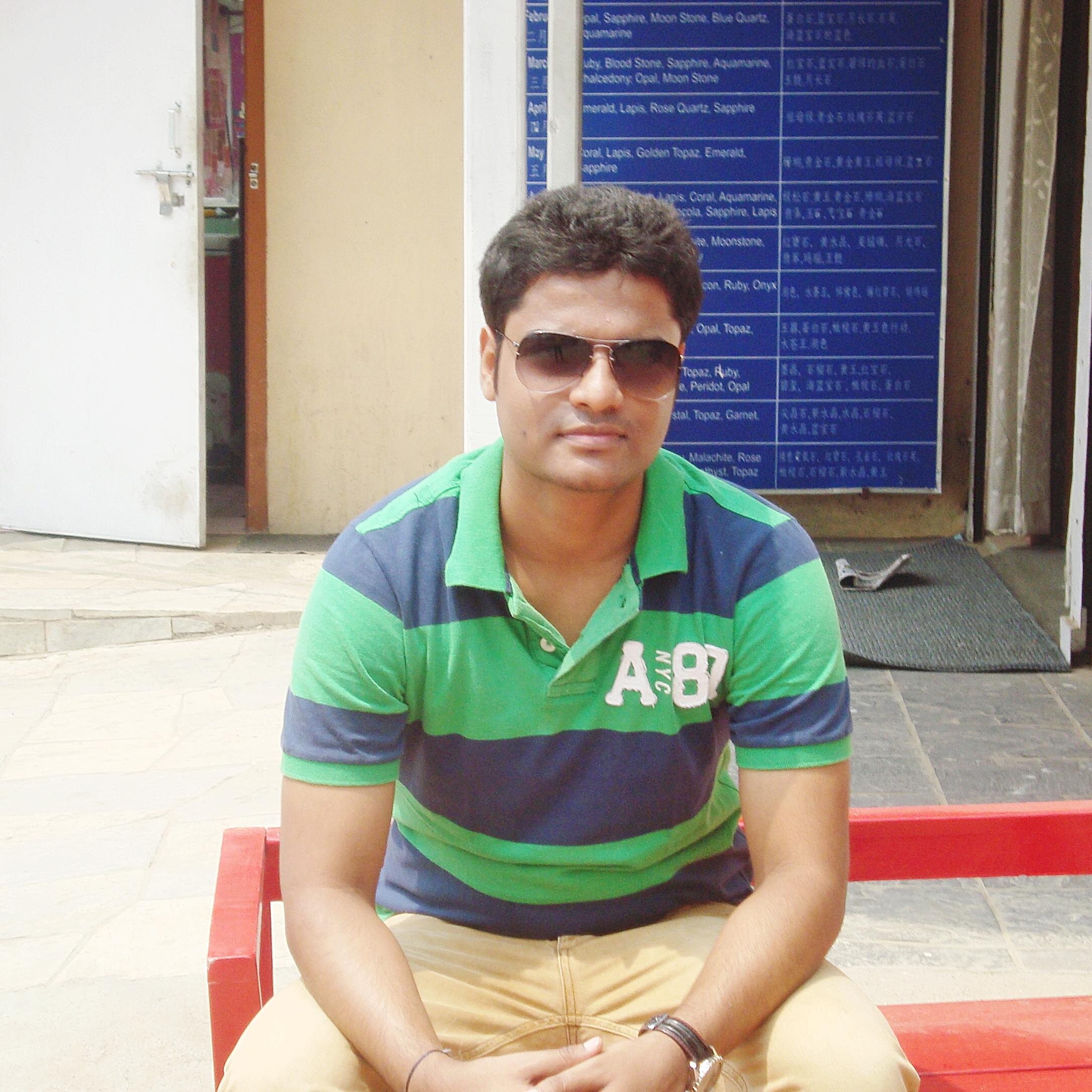 KaushikGupta12's profile picture. I want 2 became an actor.I luv Light,camera nd action.:-) 3