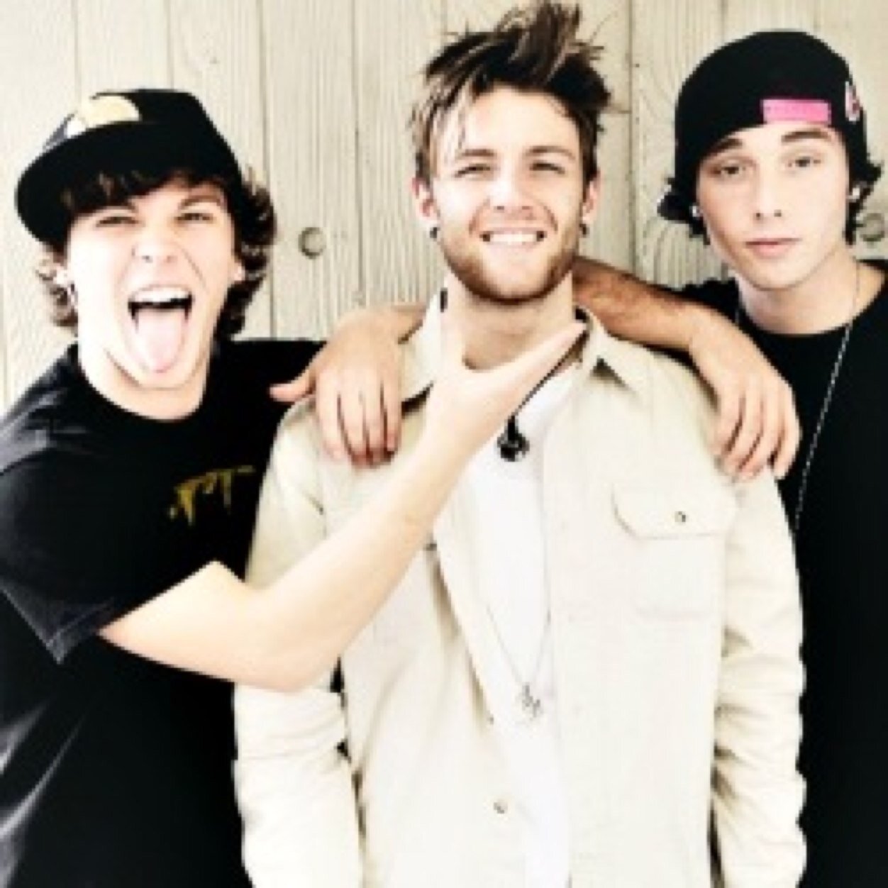 Cuenta dedicada a Emblem3 en España.
