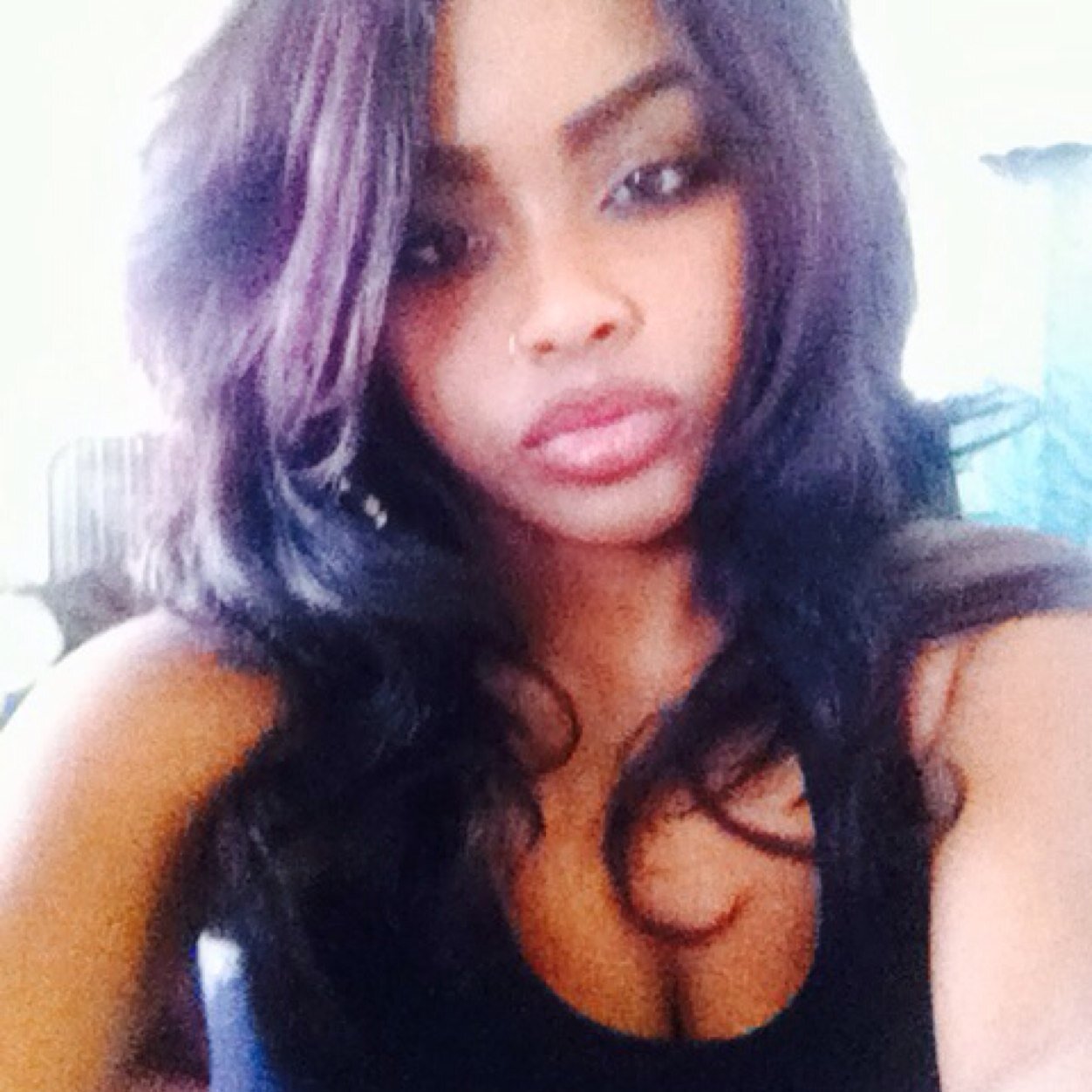 Working Independent Women 22yrs old Mother of 3 lil girls my pride and joy on my grindmode blessed taking each day at a time
