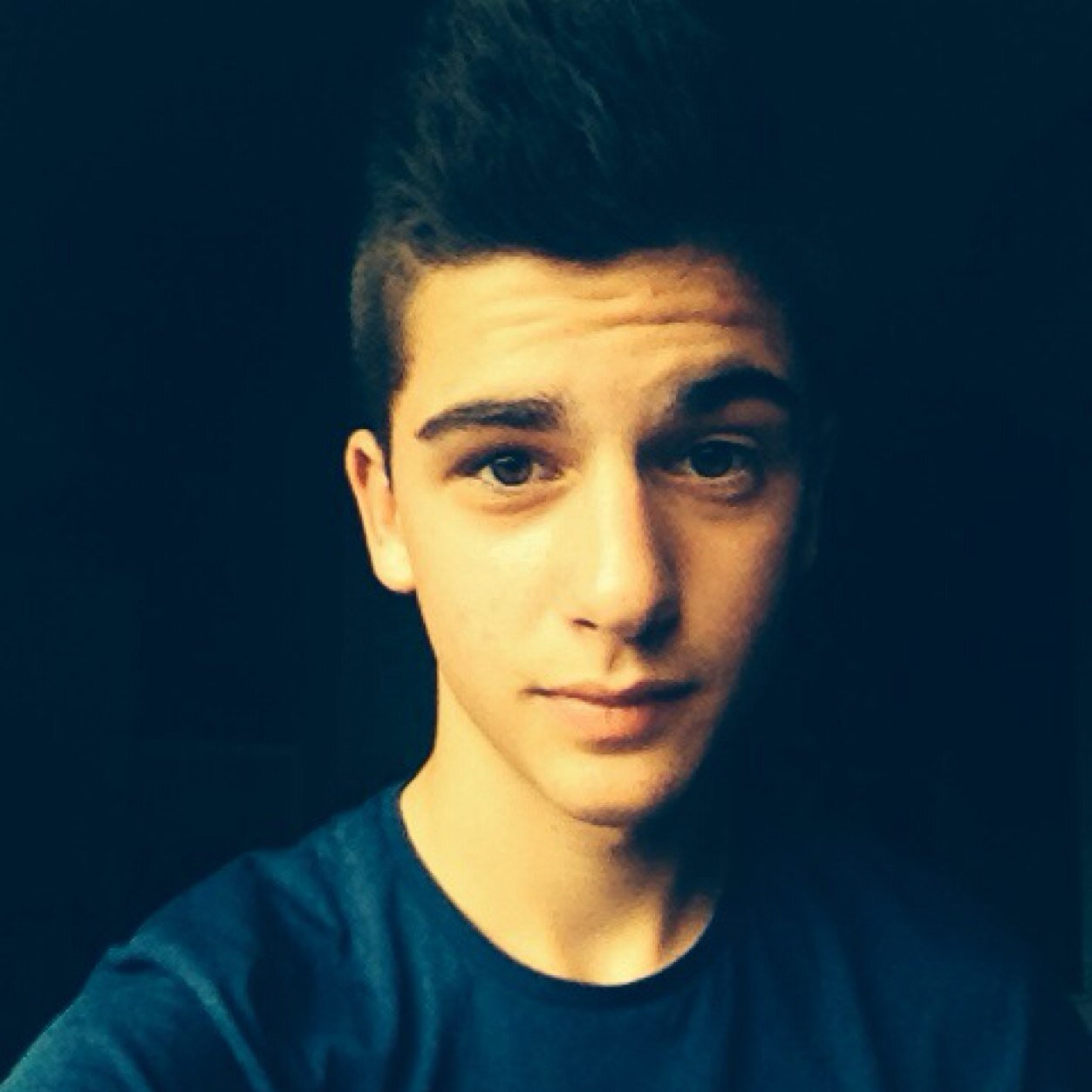 CesBob2's profile picture. Si tu es absent lors de mes achecs , ne soit pas la lors de mes succés ... Snapchat : Batman73738