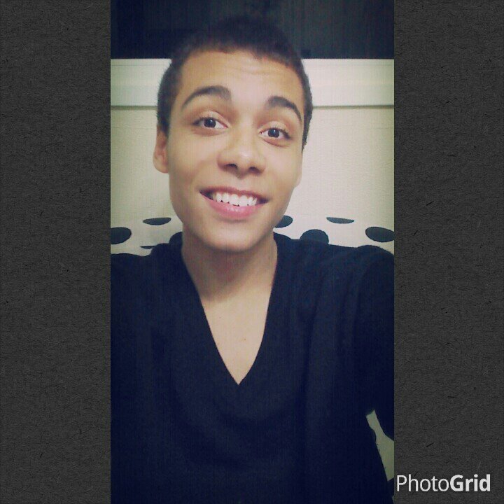 Pessoa gata djwkdmd
seguem no insta @eduardo_herberts