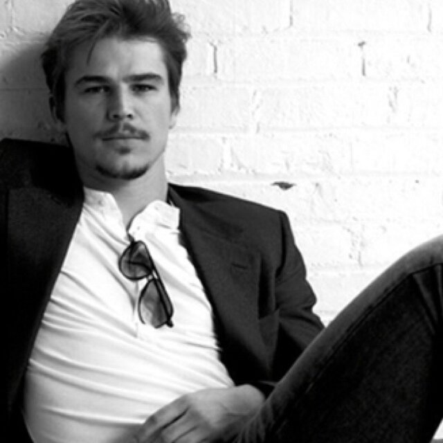 YoursTrulyOwen's profile picture. Falling in love with her, one letter at a time. RP/OC/21+