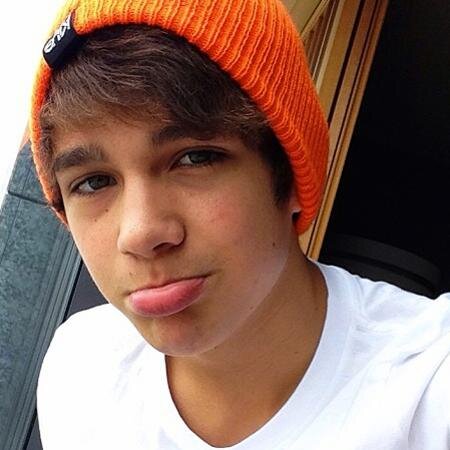 LeahRenai's profile picture. I Sing & Dance