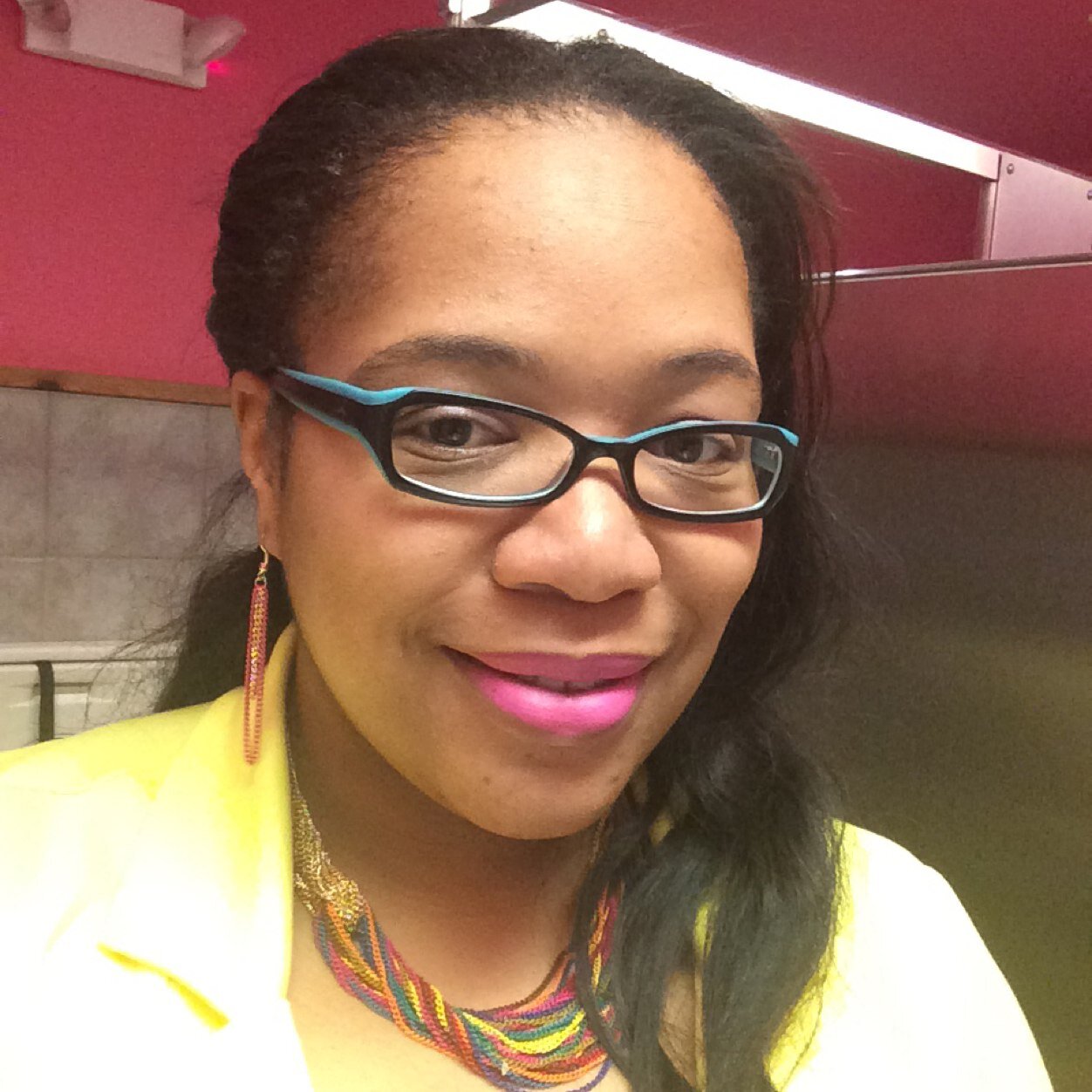 MzMynica's profile picture. I aspire to be all that God wants me to be. One day my name will be in lights. Until then, my personality will shine for me.