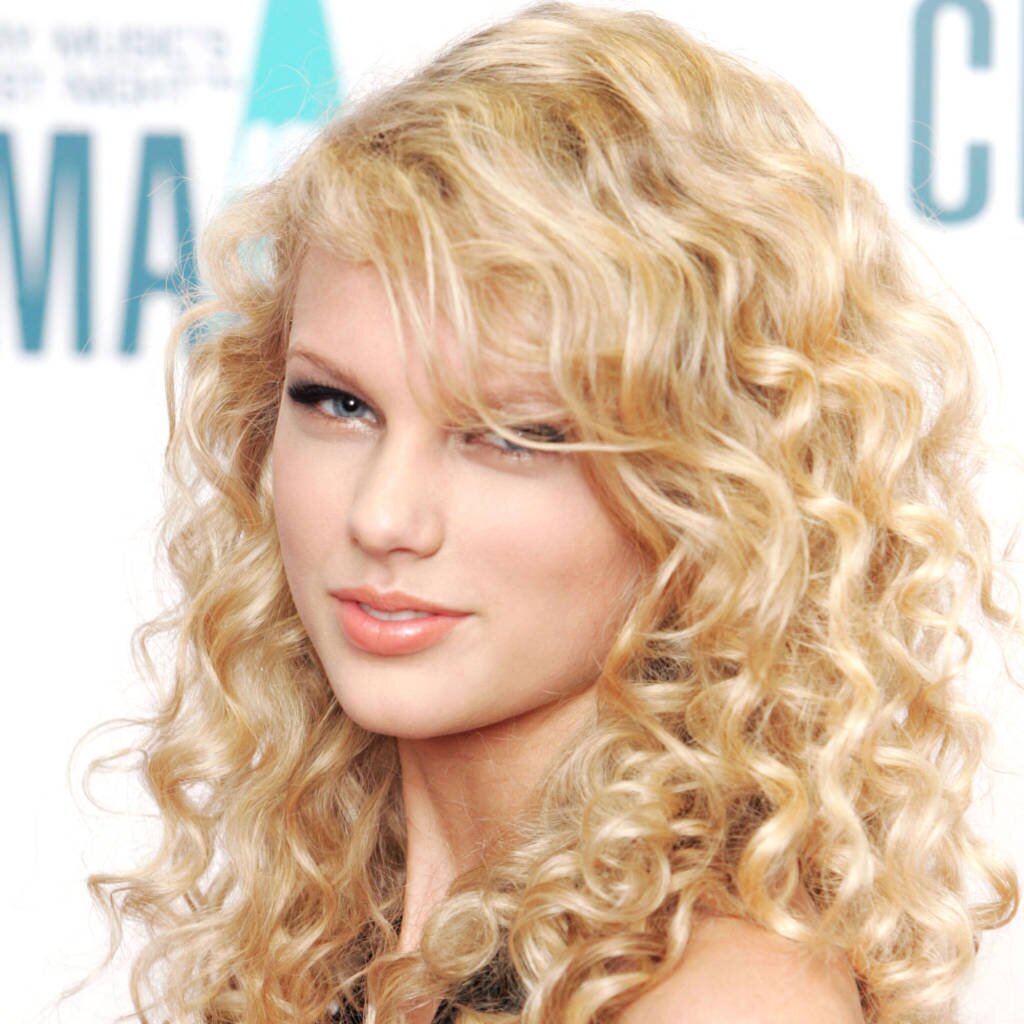 _queenofnarnia_'s profile picture. i am Kira and i am lioness/Human  the my father: Aslan  and my mother : White Witch,my True love is Peter ||Narnia OC||