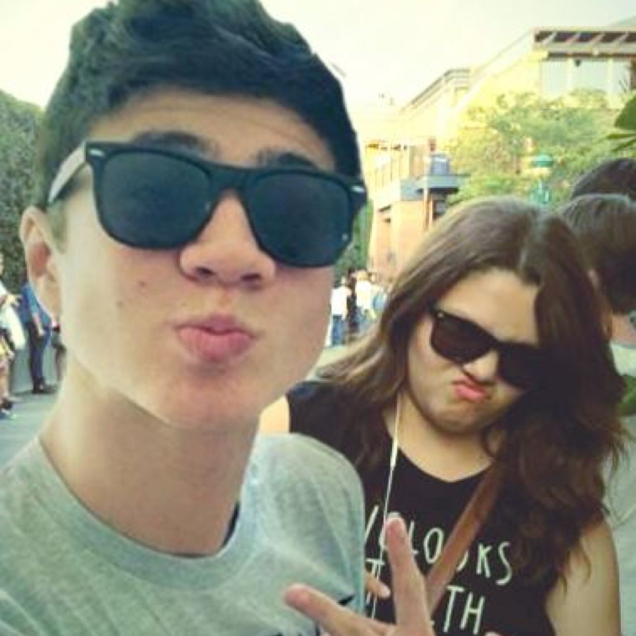 Pictures of Calum Hood make me question whether or not im a virgin