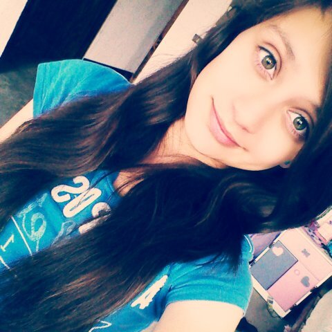 fan #1 de Avril Lavigne, apoyando al cruz azul desde el 2006 xD :3 y siganme en instagram como sayi_gro07