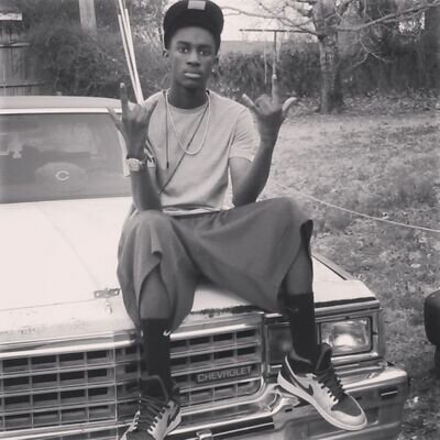 Keep it 5000 with me I'll keep it 5000 with u. Me and my niggaz keep it 5hunna. #B.I.P JAZZY #YRN #RNS