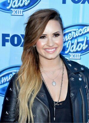 Hi,I'm Cynthia.
My idol,My inspiration,My life,My queen is Demetria Lovato. ♥ #Lovatic #StayStrong

 ♥    Follow me, I Follow back    ♥