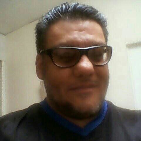 Soy  un caballerito'  muy romantico,,, sincero,,,  muy muy futboleroooooo,,,