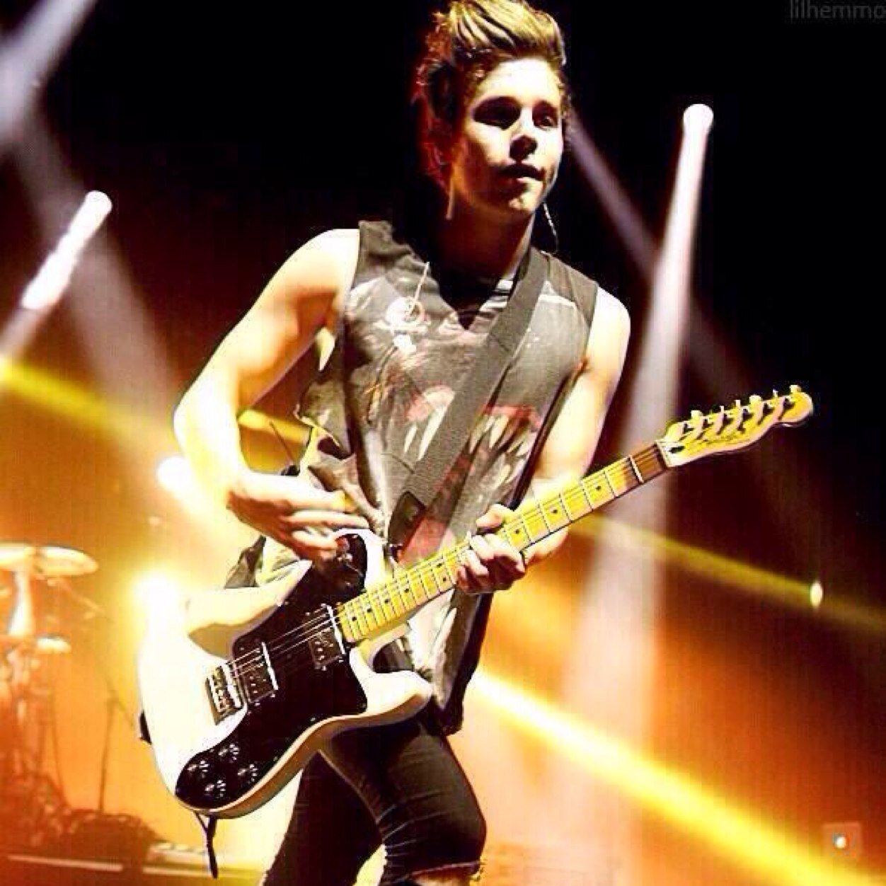 MusicGirrlxo's profile picture. 5sos.