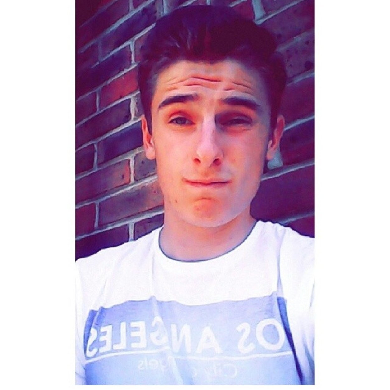 17, studying music in the city of Birmingham. Love, live, life. I like boys. Feel free to tweet or message me :) #follow #gayuk