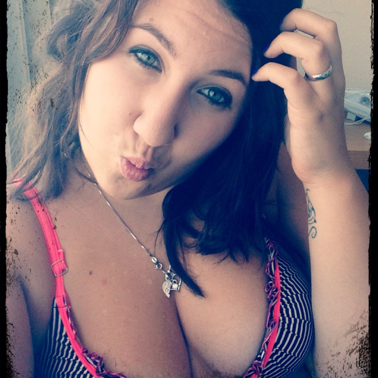 I'm a normal girl who loves music.