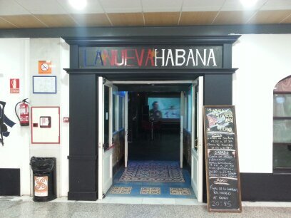 LA CABAÑA DEL BUDA EN LA HABANA EN EL PLAZA DISCOTECA PUB ABIERTO TODO LOS FINES DE SEMANAS CON NUEVOS ESPECTACULOS.