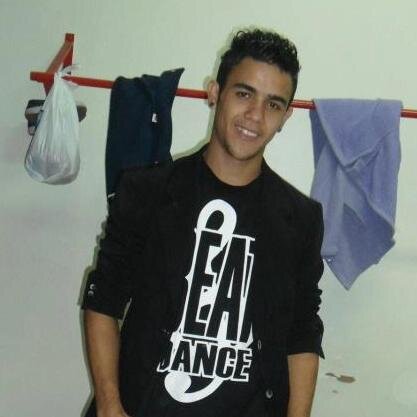 Sou  rafael  Fernando Sou asim fuiu feito asim  graça a  minha maezinhaaa .....