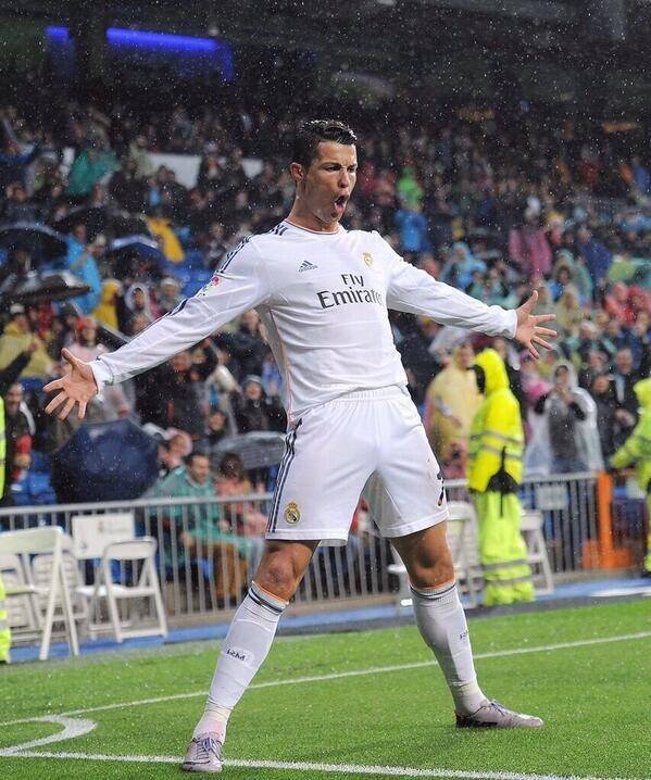 EMINEM for life!Hardcore CR7 fan!Life is nothing without Football! 'SlimShady'