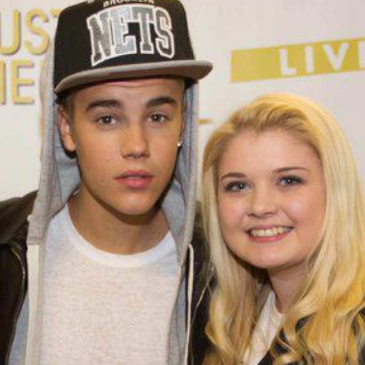 19, British. Massive Justin Bieber fan❤ Lucky enough to have met Justin four times- 11.03.11, 24.02.13, 22.10.15 & 23.02.16 personal @cattymcclearyx