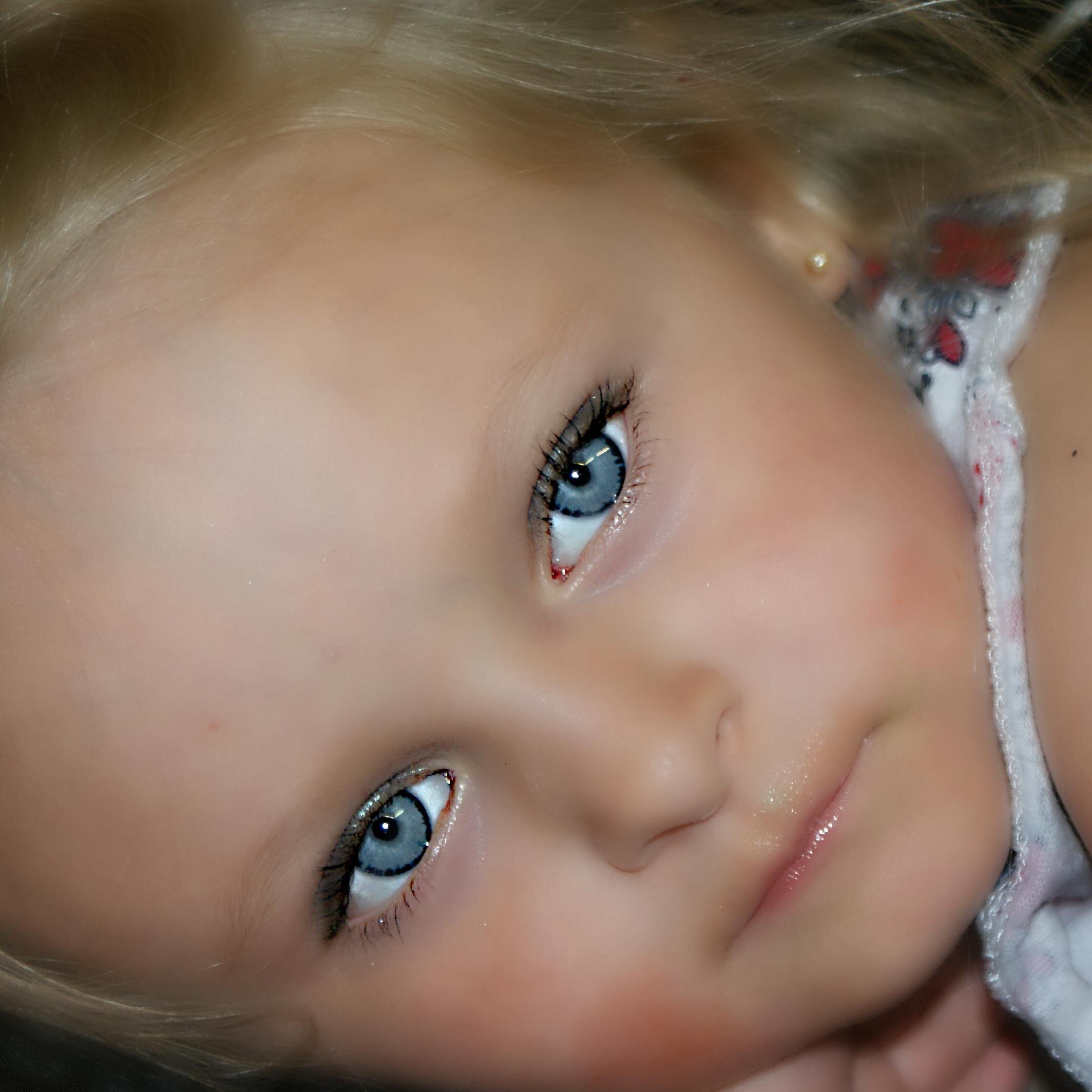 Mother of four, Wife, Sister, Friend, Photographer