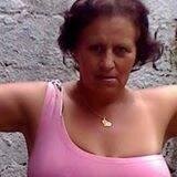 sou morena clara olhoa cabelos catanhos olhos verde.  sou estrovertida sincera e gosto de arrumar novas amizades e adoro pagode