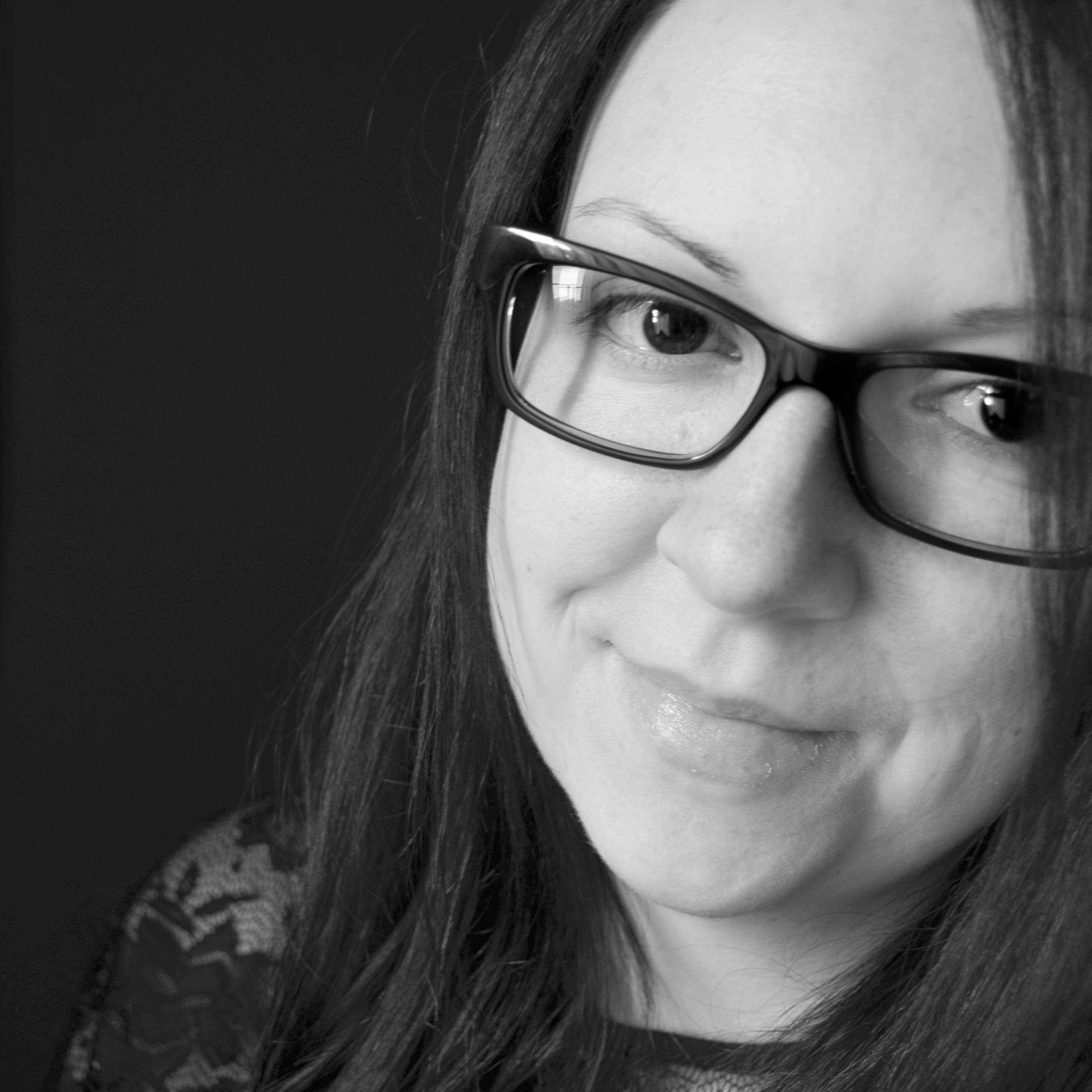 Graphic,UI designer / Photography enthusiast / Lover of books