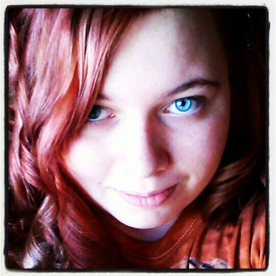 lovw white tigers, zelda, pewdiepie, the color blue, school, friends.