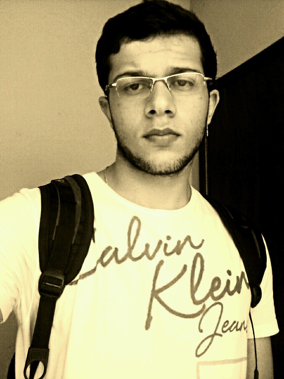 Estudante de Jornalismo, torcedor do Tupi e preguiçoso