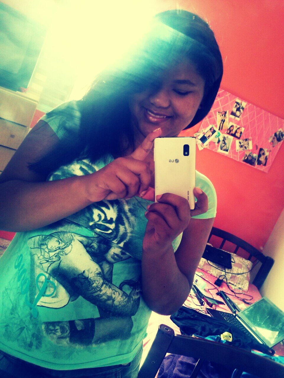 Amo musica,Esporte, sou linda,quieta
Mas oq eu mas amo é os The Wanted
Aminha mae o meu pai e td a minha familia 
Eu peservo e defendo MUITO OS MEUS AMIGOS