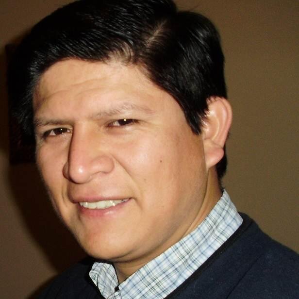 De Cajamarca Perú, comunicador. Docente. Hago lo que quiero y desde mi esquina procuro contribuir al desarrollo de mi país.