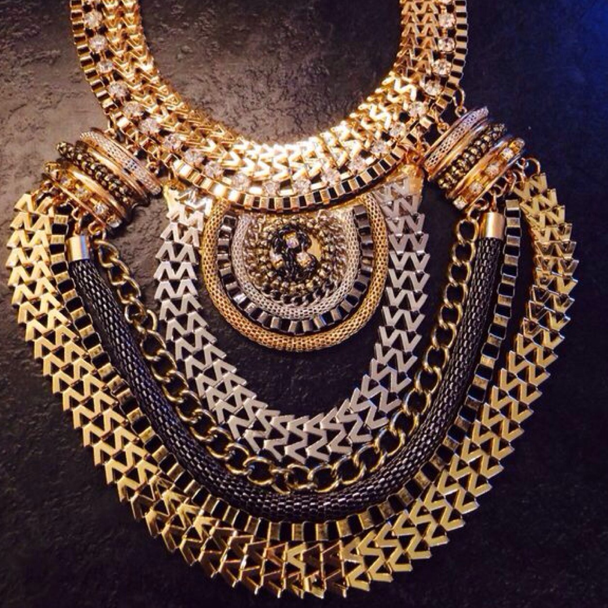 selling jewellery and fashion
Jewellery is non refundable, exchanges can only be made if faulty before wearing.