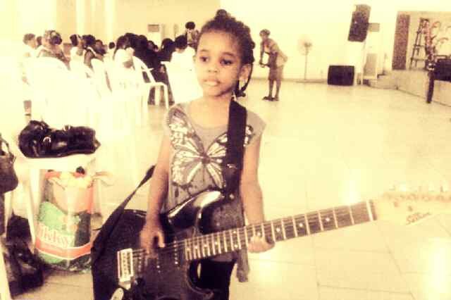 AM GODS OWN CHILD..LOVING MUSIC,PEOPLE AND GODS WORK.