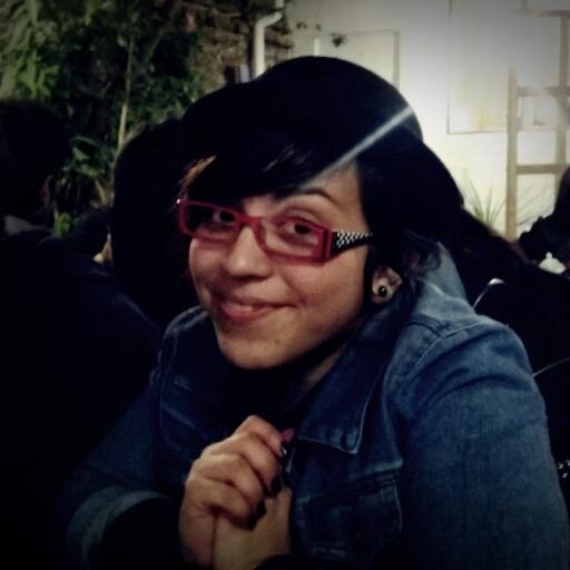 I'm Maritza, 20 years old (although I look like a 16´s girl), I'm a little loser, without lucky and immature... I ♥ music, blue & #Skittles