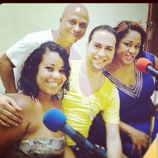 radio_n_tu_cama's profile picture. LA RADIO EN TU CAMA se transmite de Lunes a Viernes en horario de 10pm a 12 am por http://t.co/it1gXEtYLI