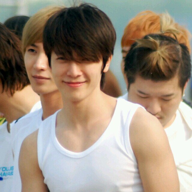 im E.L.F ... donghae ..... from qatar ^^♥