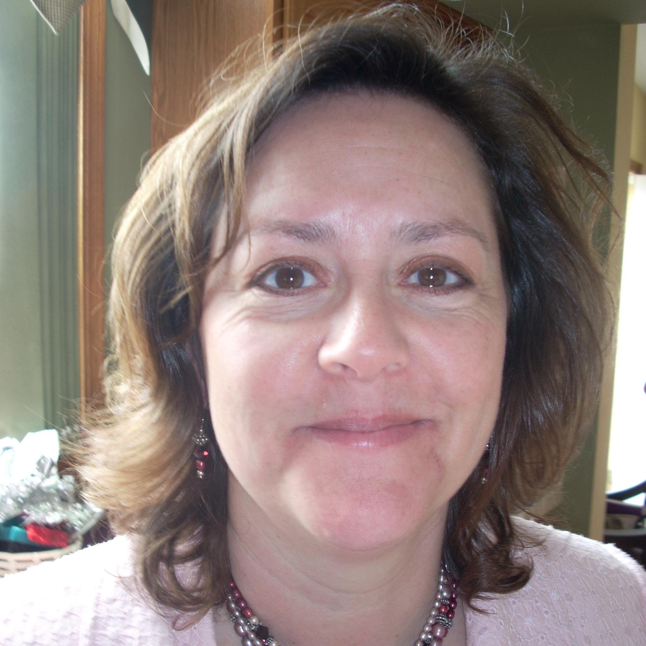 Teacher. Learner. Writer. Reader. Gardener. Working on growing as a co-conspirator (Dr. Bettina Love).